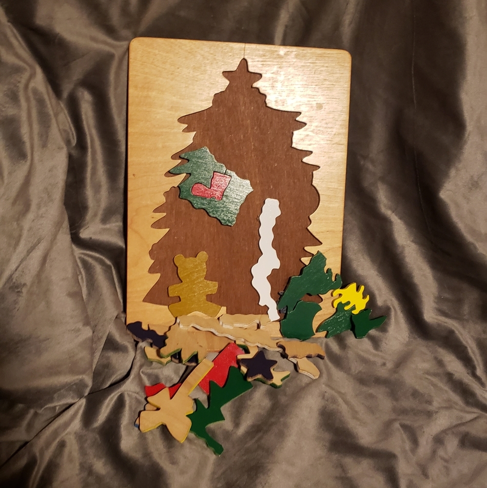 Wooden Christmas Tree Puzzle *scratched